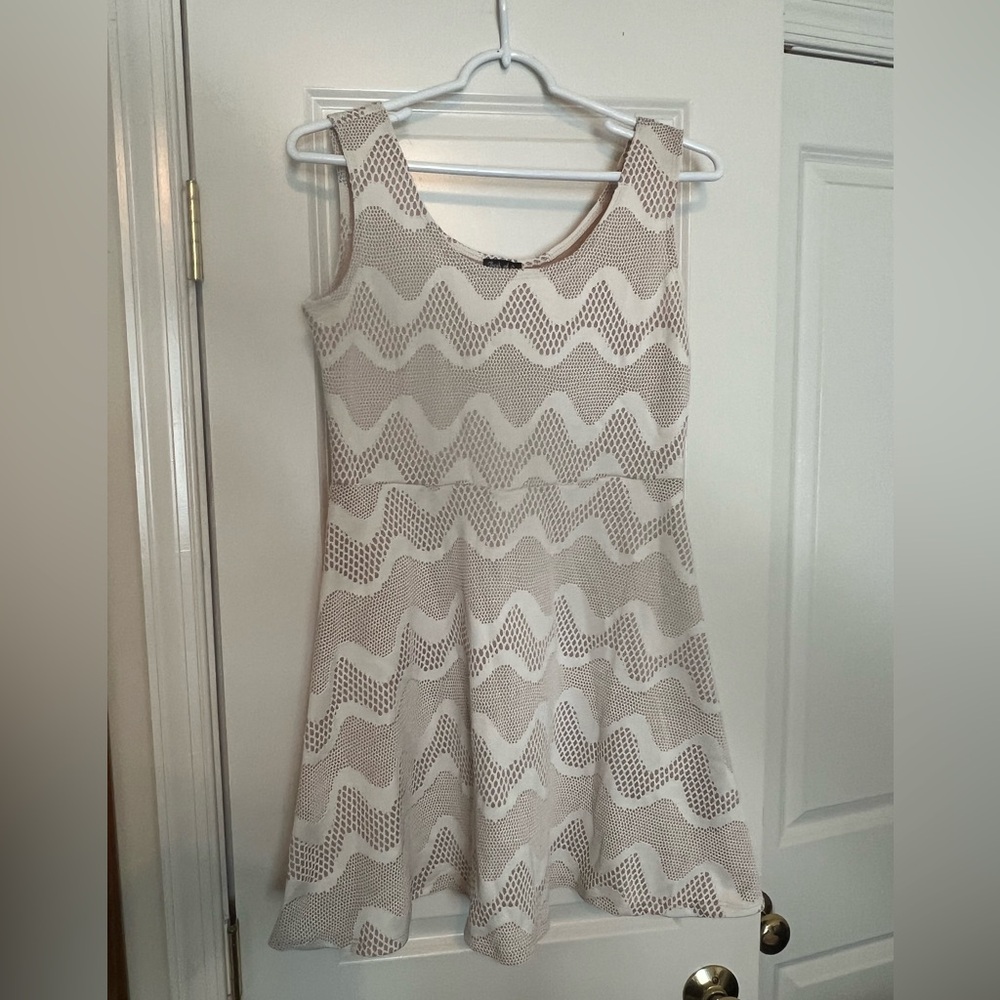 Elegant Cream Sleeveless Dress